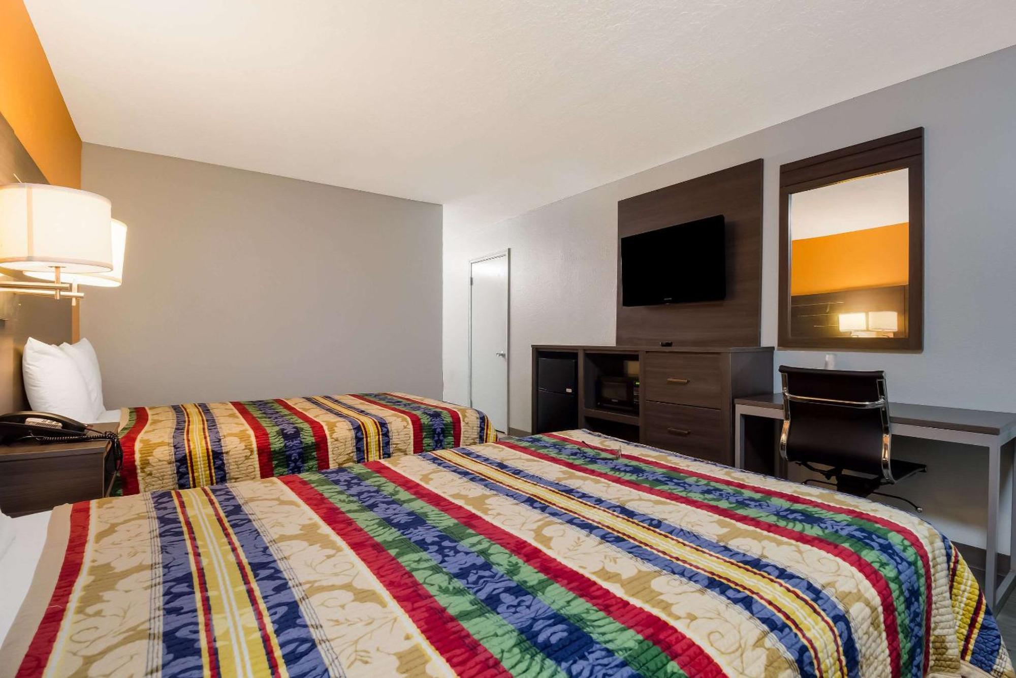 Rodeway Inn Conference Center ボーモント エクステリア 写真