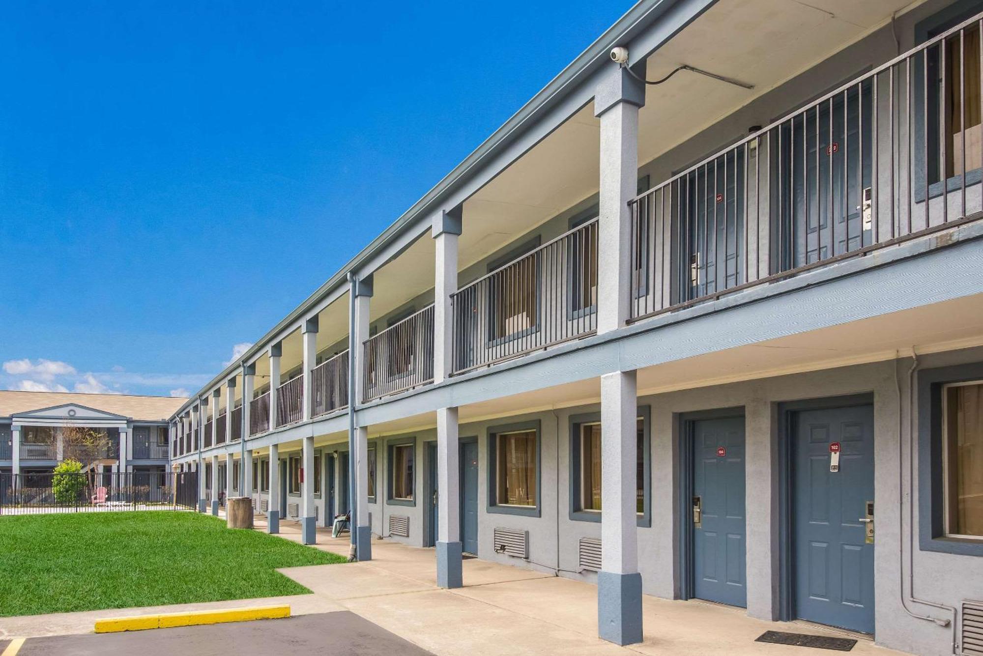Rodeway Inn Conference Center ボーモント エクステリア 写真